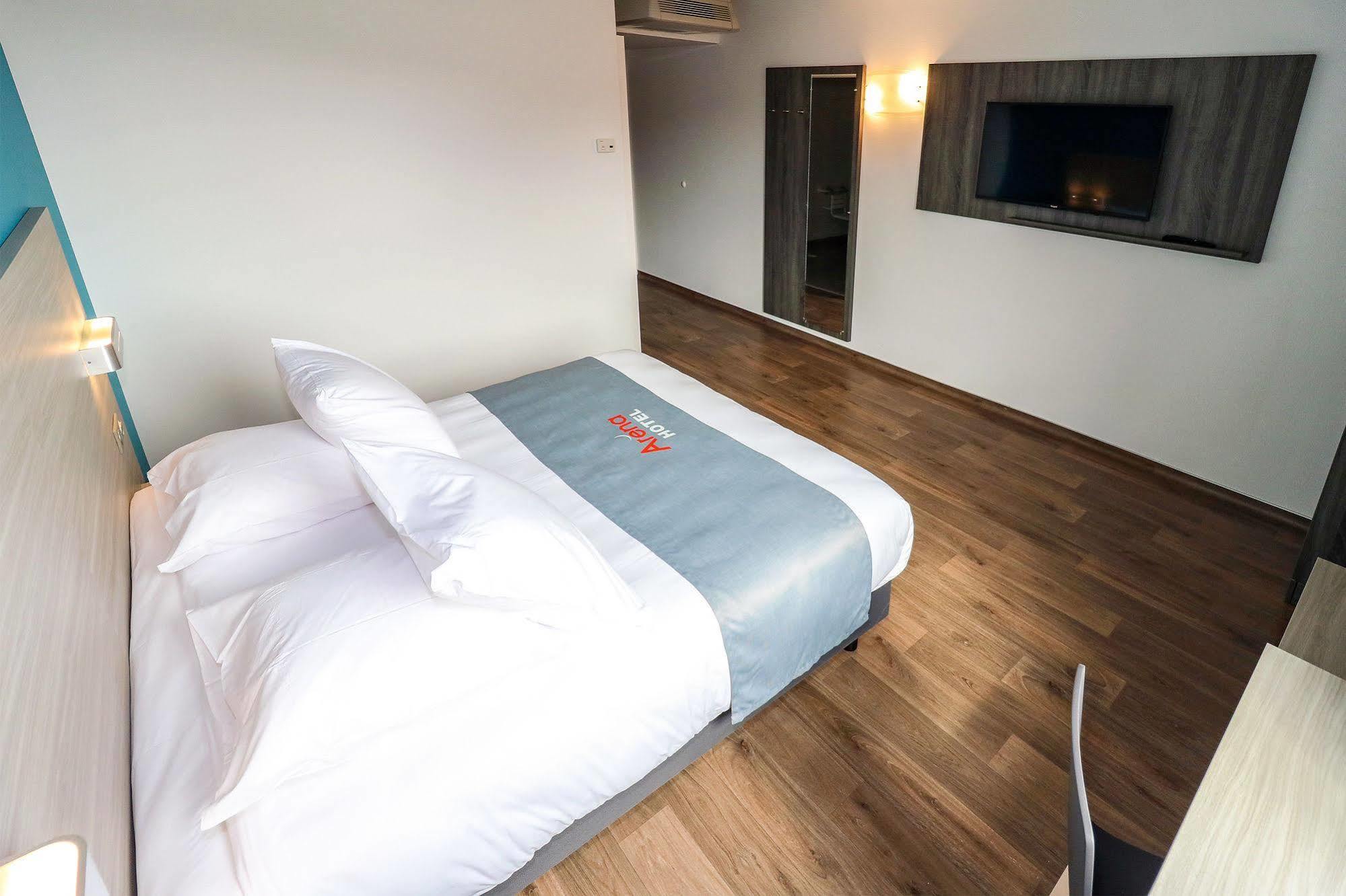 Hotel Arena Toulouse Bagian luar foto