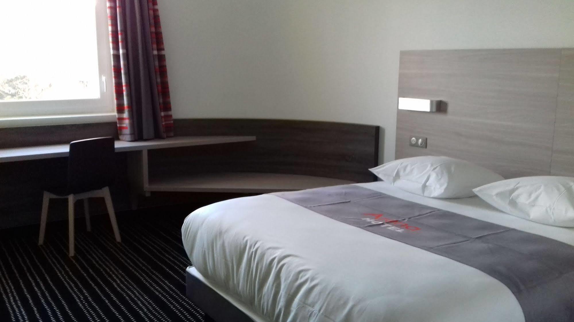 Hotel Arena Toulouse Bagian luar foto